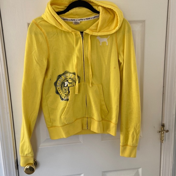 Victoria’s Secret track set - Picture 1 of 8